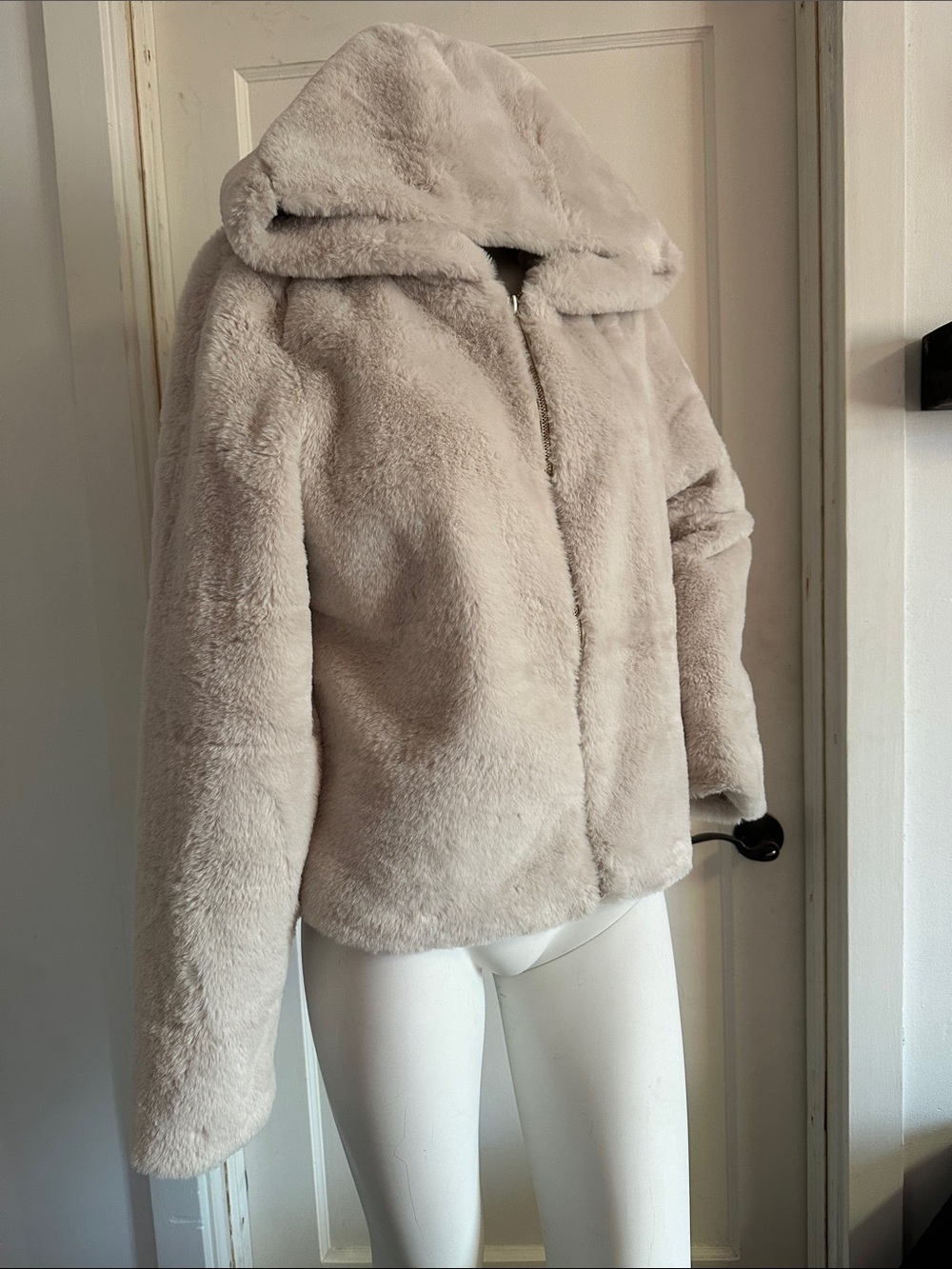 Only woman’s teddy Fur Hooded Jacket - Cream tan beige super soft cozy New L M